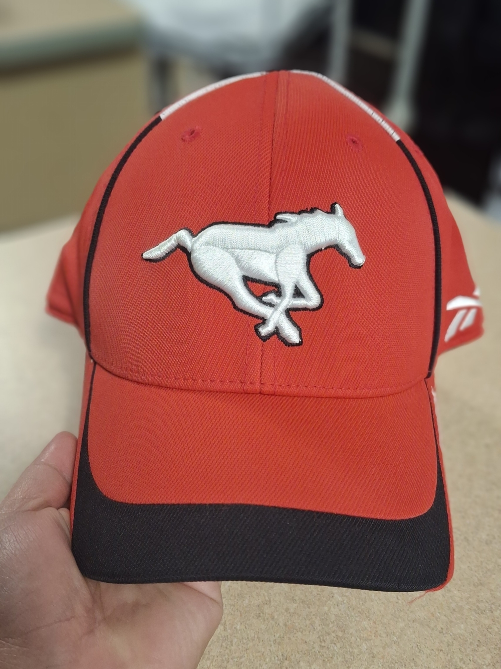 Vintage Reebok Calgary Stampeders CFL Red Flexfit Hat Cap L/XL